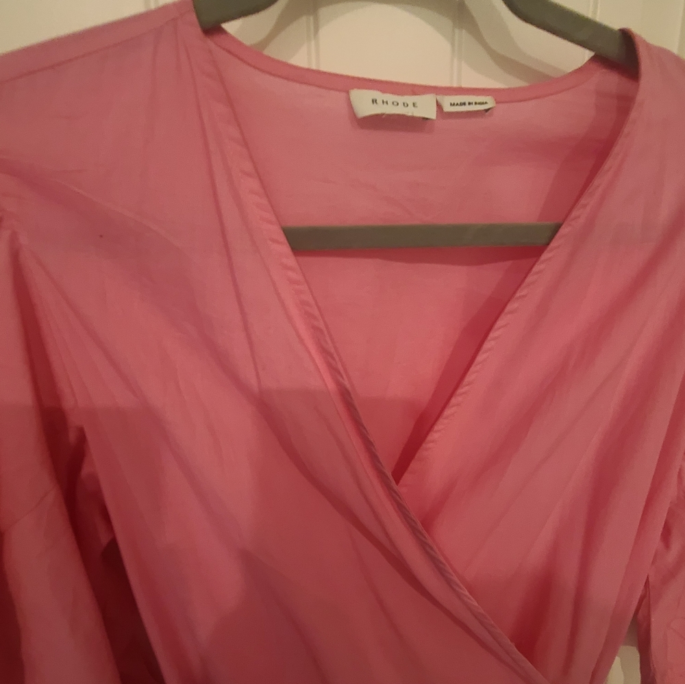 Rhode resort cotton wrap dress with pouf sleeve and ruffle hem in pink. - Picture 3 of 4